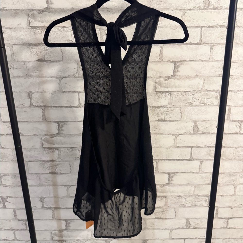 Forever 21 Black Sleeveless Halter Top